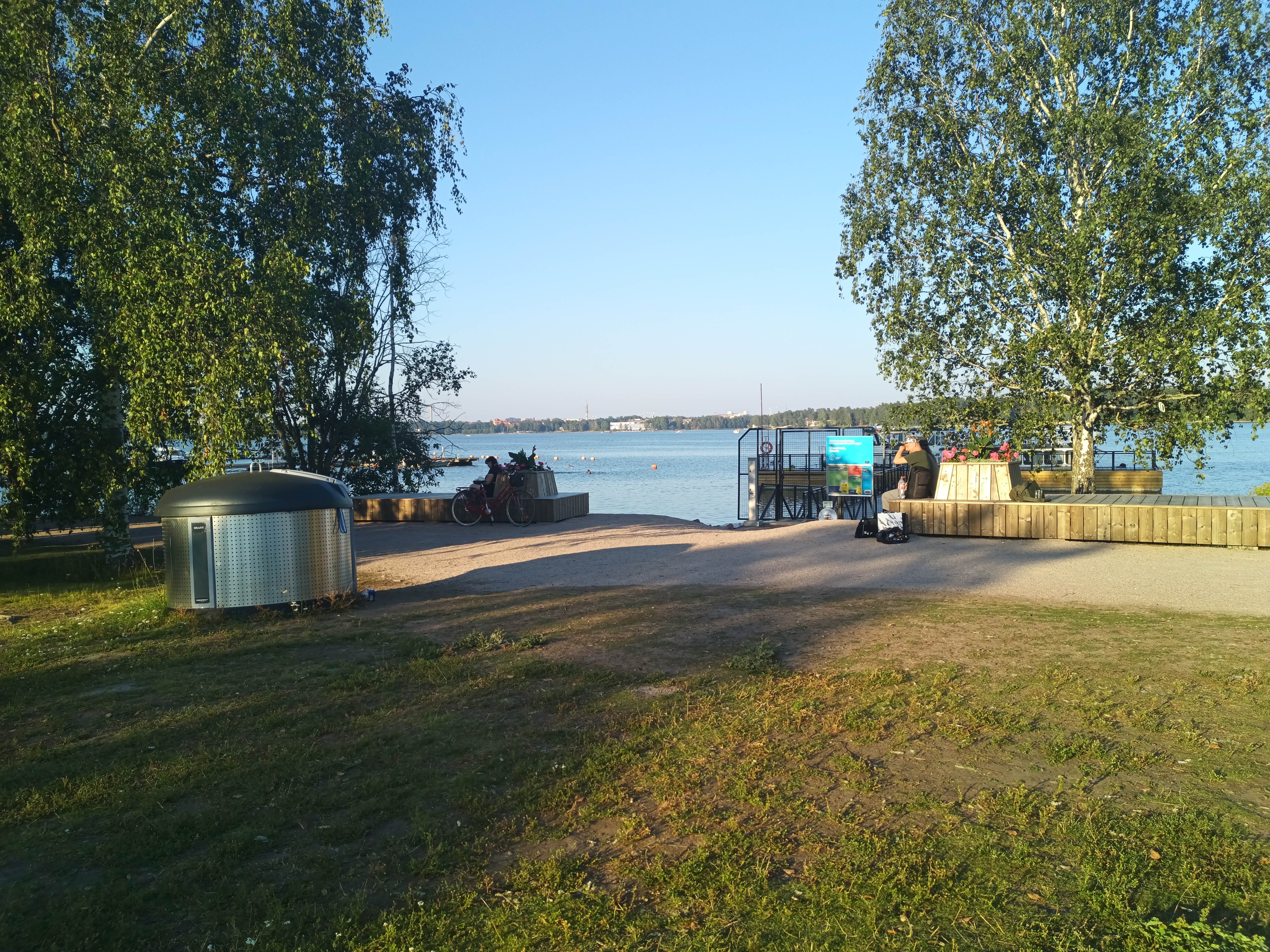 RYÖVÄREITÄ JA ROMANSSEJA